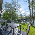 Sonnengruß - Stilvolles Mit Balkon, Kamin&wellness-flair Am Krakower