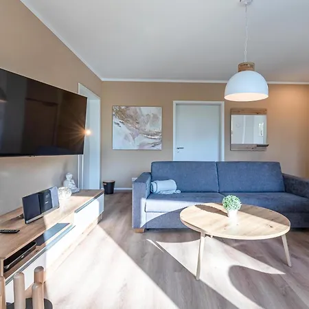 Apartment Sonnengruß - Stilvolles Mit Balkon, Kamin&wellness-flair Am Krakower Krakow am See