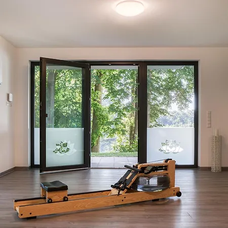 Honigbiene - Stilvolles Mit Balkon, Kamin & Wellness-flair Am Krakower 크라코프암지