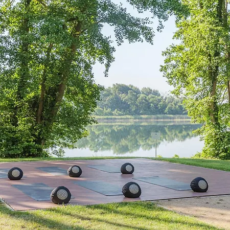 Sonnengruss - Stilvolles Mit Balkon, Kamin & Wellness-flair Am Krakower Краков-ам-Зе