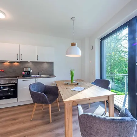 Sonnengruss - Stilvolles Mit Balkon, Kamin & Wellness-flair Am Krakower Апартаменты *