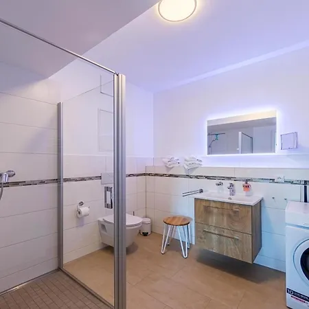 Апартаменты Sonnengruss - Stilvolles Mit Balkon, Kamin & Wellness-flair Am Krakower Краков-ам-Зе