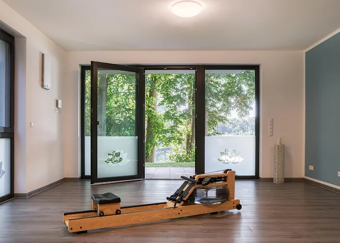 Honigbiene - Stilvolles Mit Balkon, Kamin & Wellness-flair Am Krakower 크라코프암지